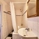 Appartement Light Filled Near Chiado, By Timecooler